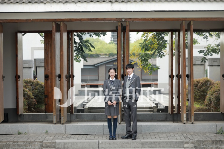 高中校服定制需要考慮哪些要點，江蘇校服定制廠家指南